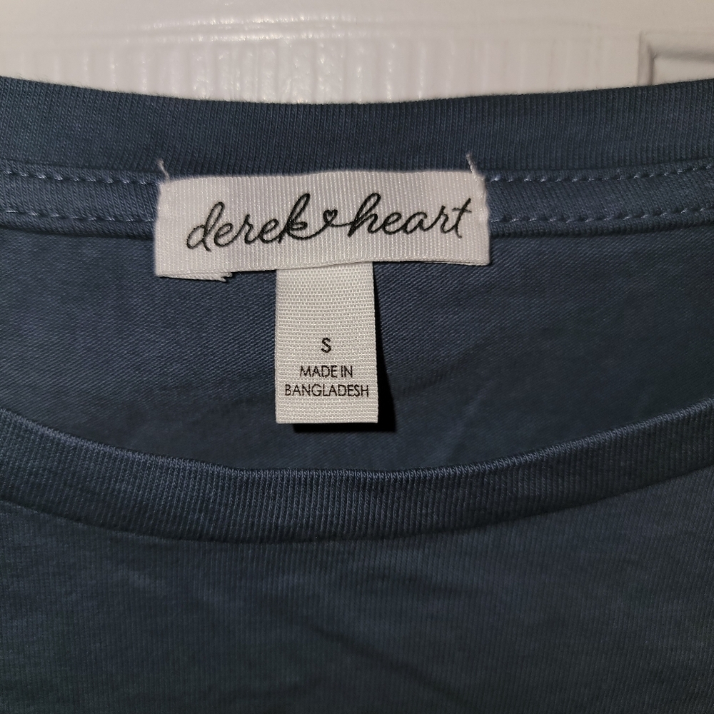 Derek Heart Blue Smiley Face Ruched Tee - Picture 3 of 5